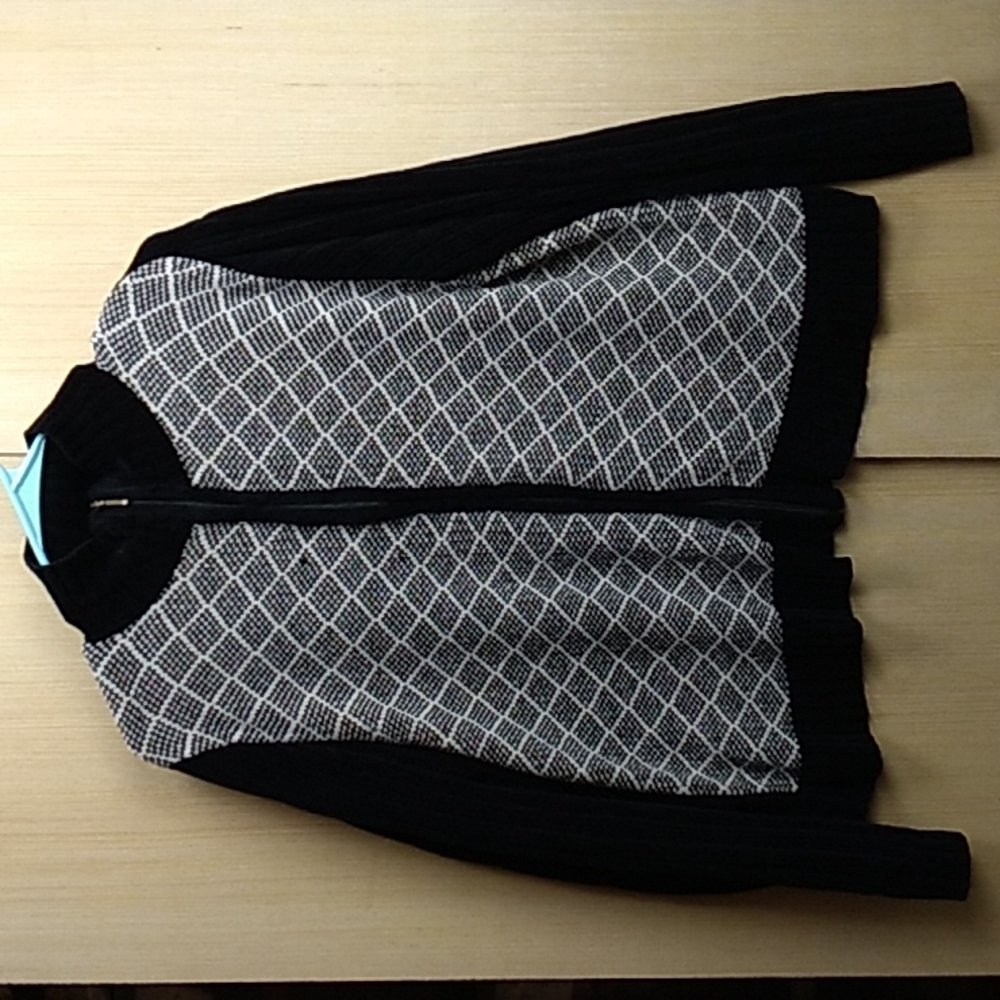 Karen Scott black & white zip up Cardigan size XL